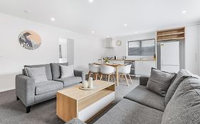 Modern Retreat With King Bed - By Kosh Bnb